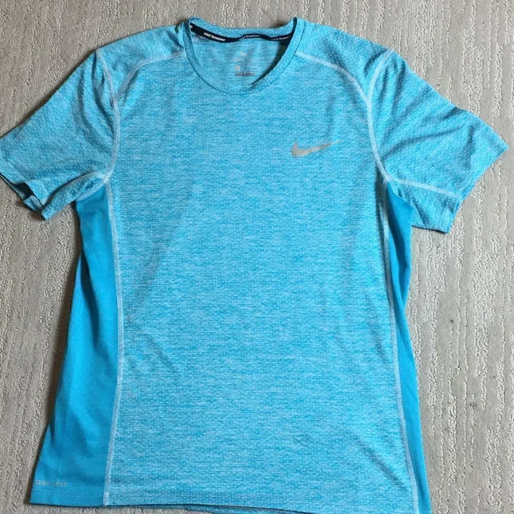 NIKE DRI FIT TOP
